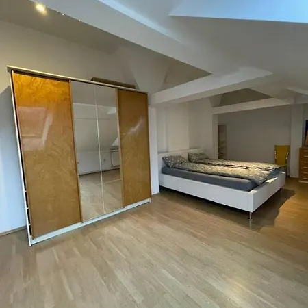 120 M2 In The Centre Of The Old Town *