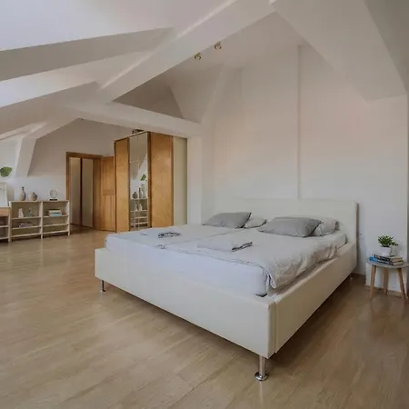 Apartman 120 M2 In The Centre Of The Old Town Pozsony