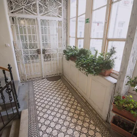 120 M2 In The Centre Of The Old Town *