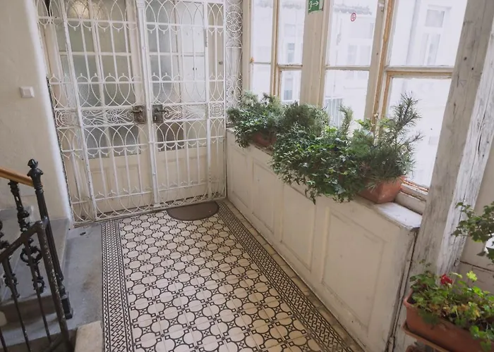 120 M2 In The Centre Of The Old Town *